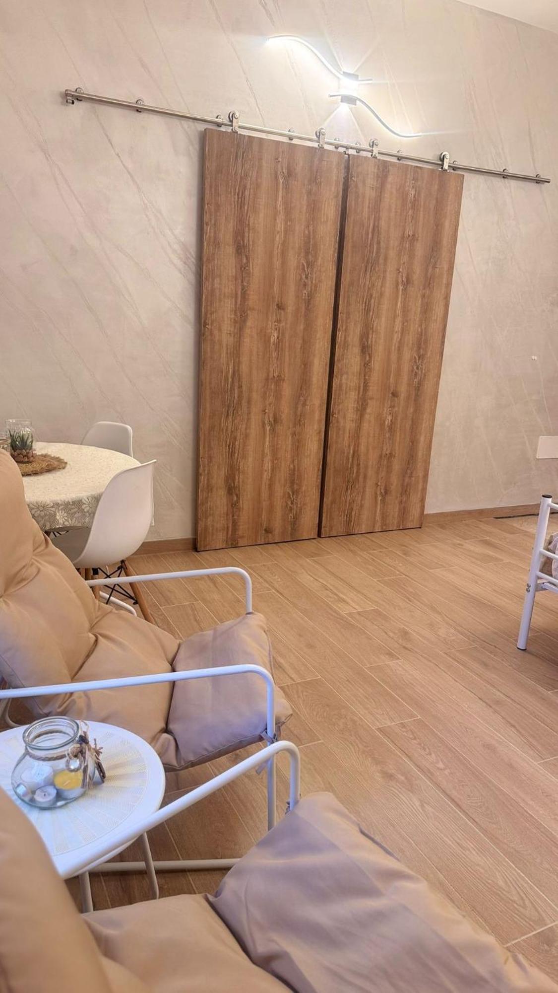 House Apartment *
